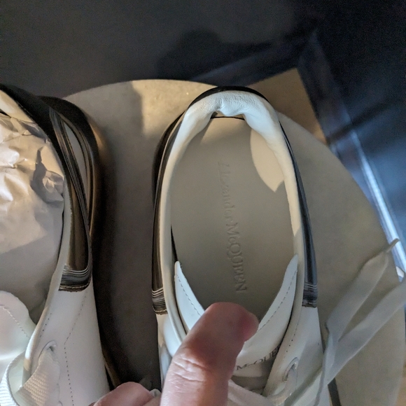 Men's Alexander McQueen oversized sneaker US12 wht vanilla/gold/silver - Picture 7 of 10